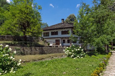Mimari etnografik kompleksi EDDR (Etara) yakınındaki şehir Gabrovo, Bulgaristan
