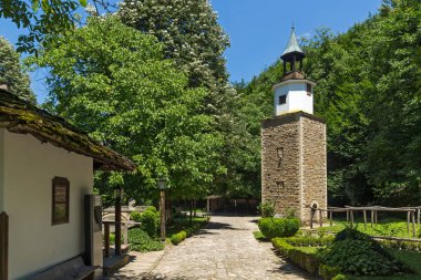 Mimari etnografik kompleksi EDDR (Etara) yakınındaki şehir Gabrovo, Bulgaristan