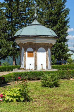 On dokuzuncu yüzyılın binaları Sokolski Manastırı Kutsal Ana Varsayımı, Gabrovo Bölgesi, Bulgaristan