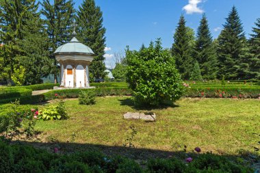 On dokuzuncu yüzyılın binaları Sokolski Manastırı Kutsal Ana Varsayımı, Gabrovo Bölgesi, Bulgaristan