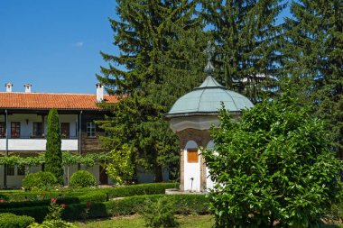 On dokuzuncu yüzyılın binaları Sokolski Manastırı Kutsal Ana Varsayımı, Gabrovo Bölgesi, Bulgaristan