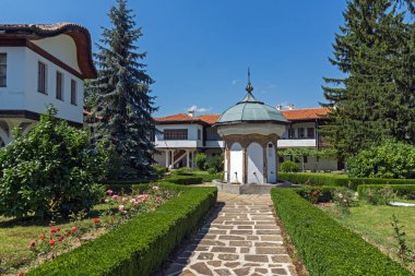 On dokuzuncu yüzyılın binaları Sokolski Manastırı Kutsal Ana Varsayımı, Gabrovo Bölgesi, Bulgaristan