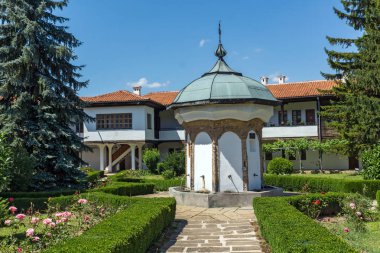 On dokuzuncu yüzyılın binaları Sokolski Manastırı Kutsal Ana Varsayımı, Gabrovo Bölgesi, Bulgaristan