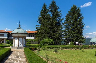 On dokuzuncu yüzyılın binaları Sokolski Manastırı Kutsal Ana Varsayımı, Gabrovo Bölgesi, Bulgaristan