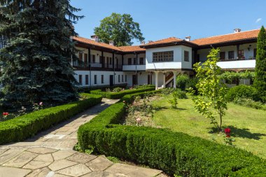 On dokuzuncu yüzyılın binaları Sokolski Manastırı Kutsal Ana Varsayımı, Gabrovo Bölgesi, Bulgaristan