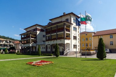 Tryavna, Bulgaristan - 6 Temmuz 2018: Belediye Binası tarihi şehir, Tryavna, Gabrovo Bölgesi, Bulgaristan
