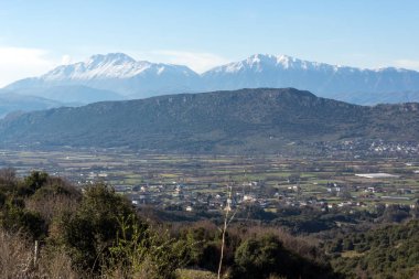 Panoramik manzarası, göl Pamvotida, Pindus dağ ve şehir, Yanya, Epirus, Yunanistan
