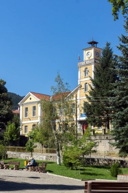 Chepelare, Bulgaristan - 14 Ağustos 2018: Yaz görünümünü Merkezi ünlü Bulgar Kayak Merkezi Chepelare, bölge Smolyan, Bulgaristan