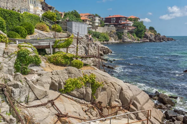 Sozopol, Bulgaristan - 16 Temmuz. 2016: Antik sur duvarları ve eski evler, eski Süzebolu şehir Burgaz bölge, Bulgaristan ile Panorama şaşırtıcı