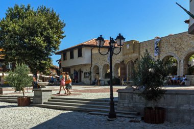 Nessebar, Bulgaristan - 12 Ağustos 2018: Tipik sokak eski kasaba Nessebar, Burgaz bölge, Bulgaristan