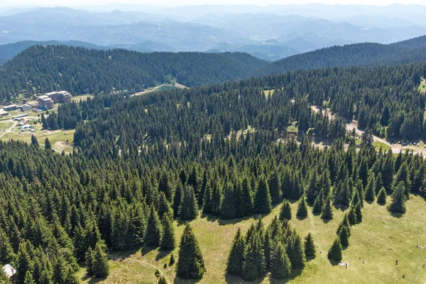 Úžasná Krajina Rhodope Mountains Snezhanka Věže Poblíž Lyžařské Středisko Pamporovo — Stock fotografie