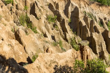 Harika gün batımı görünümü kaya oluşumu Stob piramitler, Rila Dağı, Köstendil bölgenin, Bulgaristan