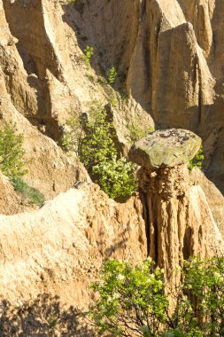 Harika gün batımı görünümü kaya oluşumu Stob piramitler, Rila Dağı, Köstendil bölgenin, Bulgaristan