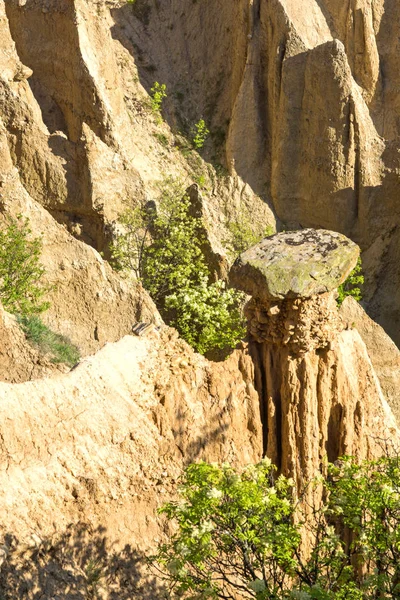 Harika gün batımı görünümü kaya oluşumu Stob piramitler, Rila Dağı, Köstendil bölgenin, Bulgaristan