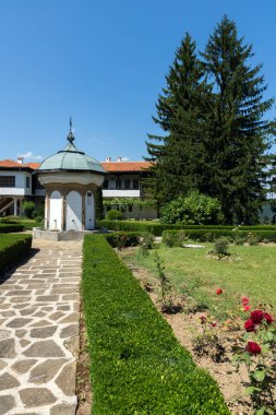 On dokuzuncu yüzyıl binalarda Sokolski Manastırı Kutsal anne varsayım, Gabrovo Bölgesi, Bulgaristan