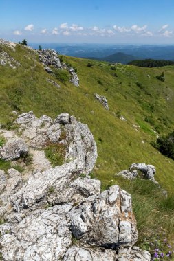 Muhteşem yaz yataydan Stara Planina (Balkan) dağlara Shipka tepe, Stara Zagora bölge, Bulgaristan