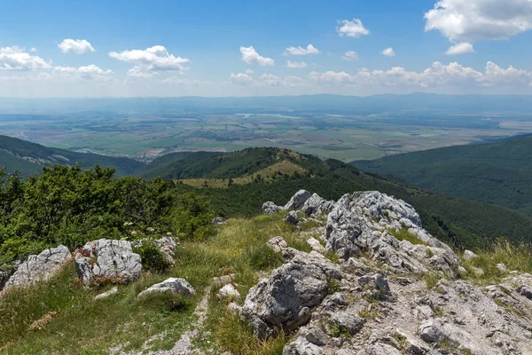 Paisagem Verão Incrível Para Stara Planina Balcãs Montanhas Shipka Pico — Fotografia de Stock