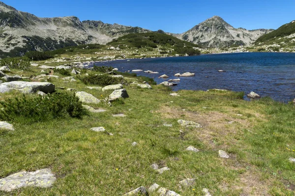 Paisagem Com Colinas Verdes Torno Lago Frog Pirin Mountain Bulgária — Fotografia de Stock
