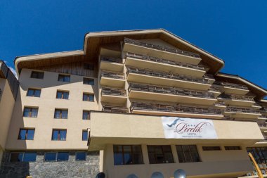 Pamporovo, Bulgaristan - 14 Ağustos 2018: Kayak Merkezi Rodop Dağları bölgesinde Smolyan, Bulgaristan Pamporovo, yaz görünümü
