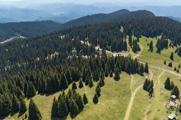 Letní Krajina Rhodope Mountains Snezhanka Věže Poblíž Lyžařské Středisko Pamporovo — Stock fotografie