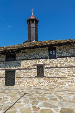 Tryavna, Bulgaristan - 6 Temmuz 2018: Ortaçağ Kilisesi, St. Archangel Michael içinde tarihi kent, Tryavna, Gabrovo Bölgesi, Bulgaristan