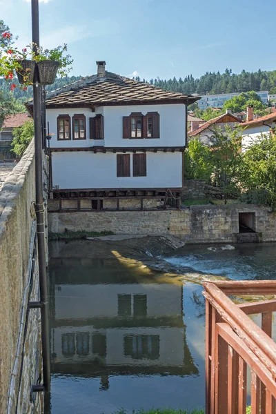 保加利亚 Tryavna 2018年7月6日 保加利亚加布罗沃地区 Tryavna 历史镇中心的中世纪房屋 — 图库照片