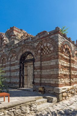 Nessebar, Bulgaristan - 12 Ağustos 2018: Harabeleri antik kilise kutsal meleklerden Michael ve Gabriel Nessebar kasaba, Burgaz bölge, Bulgaristan