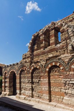Nessebar, Bulgaristan - 12 Ağustos 2018: Harabeleri antik kilise kutsal meleklerden Michael ve Gabriel Nessebar kasaba, Burgaz bölge, Bulgaristan