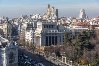 Madrid, İspanya - 24 Ocak 2018: Şaşırtıcı Panorama şehir Madrid Kibele Palace (Palacio de Cibeles), İspanya