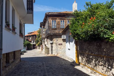 Nessebar, Bulgaristan - 12 Ağustos 2018: Tipik sokak eski kasaba Nessebar, Burgaz bölge, Bulgaristan
