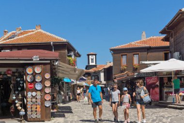 Nessebar, Bulgaristan - 12 Ağustos 2018: Tipik sokak eski kasaba Nessebar, Burgaz bölge, Bulgaristan