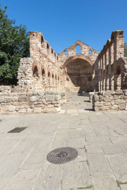 Nessebar, Bulgaristan - 12 Ağustos 2018: Kalıntıları, antik kilise olan Ayasofya Nessebar kasaba, Burgaz bölge, Bulgaristan
