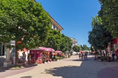 Smolyan, Bulgaristan - 14 Ağustos 2018: Yaz eski kasaba Smolyan, Bulgaristan ortasına görüntülemek