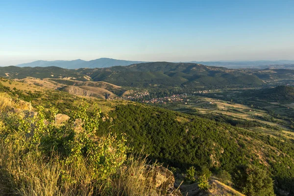 Osogovo dağın, Probistip bölgesi, Makedonya Cumhuriyeti günbatımı manzara