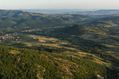 Osogovo dağın, Probistip bölgesi, Makedonya Cumhuriyeti günbatımı manzara