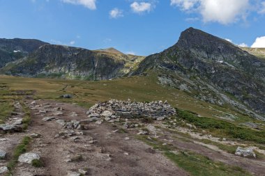 Rila Mountan yedi Rila göller, Bulgaristan yakınındaki görünümünü yaz