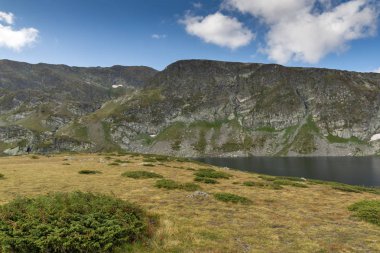 Yaz görünümü böbrek Lake, Rila Dağı, yedi Rila göller, Bulgaristan
