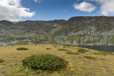 Yaz görünümü böbrek Lake, Rila Dağı, yedi Rila göller, Bulgaristan