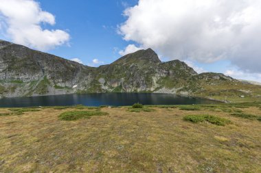 Yaz görünümü böbrek Lake, Rila Dağı, yedi Rila göller, Bulgaristan