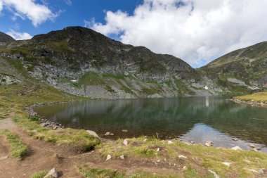 Yaz görünümü böbrek Lake, Rila Dağı, yedi Rila göller, Bulgaristan