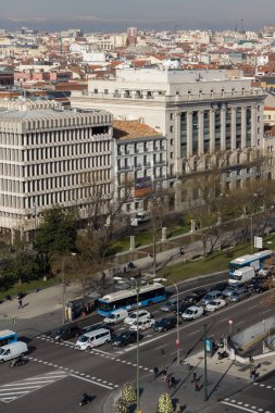Madrid, İspanya - 24 Ocak 2018: Panoramik teras Kibele Sarayı (Palacio de Cibeles), Madrid, İspanya