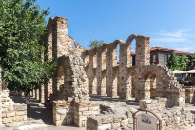Nessebar, Bulgaristan - 12 Ağustos 2018: Kalıntıları, antik kilise olan Ayasofya Nessebar kasaba, Burgaz bölge, Bulgaristan