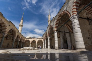 Edirne, Türkiye - 26 Mayıs 2018: Uc Serefeli Camii Edirne şehri, Doğu Trakya, Türkiye'nin Merkez Camii
