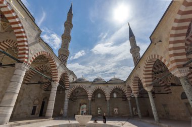 Edirne, Türkiye - 26 Mayıs 2018: Uc Serefeli Camii Edirne şehri, Doğu Trakya, Türkiye'nin Merkez Camii