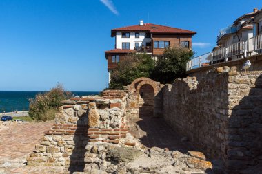 Nessebar, Bulgaristan - 12 Ağustos 2018: Harabeleri, antik kilise kutsal anne Eleusa kasaba Nessebar, Burgaz bölge, Bulgaristan