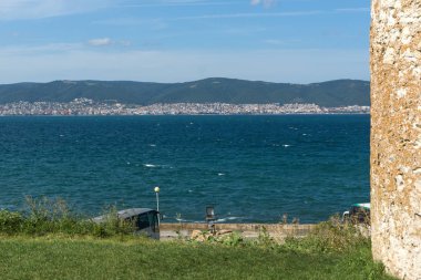 Nessebar, Bulgaristan - 12 Ağustos 2018: Harabeleri, antik savaş Kulesi eski kasaba Nessebar, Burgaz bölge, Bulgaristan