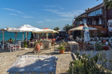 Nessebar, Bulgaristan - 12 Ağustos 2018: Tipik sokak eski kasaba Nessebar, Burgaz bölge, Bulgaristan