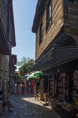 Nessebar, Bulgaristan - 12 Ağustos 2018: Tipik sokak eski kasaba Nessebar, Burgaz bölge, Bulgaristan