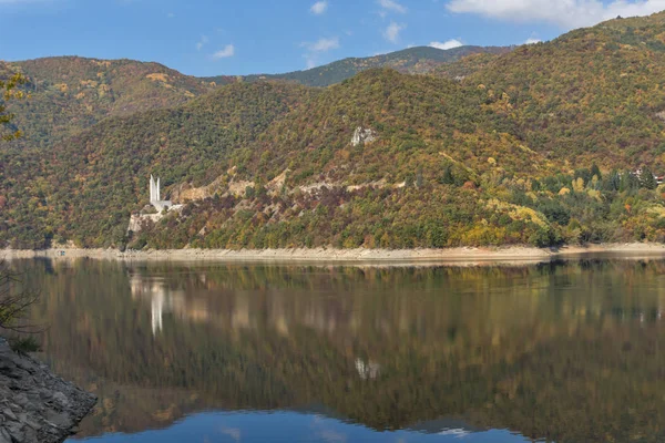 Удивительный Осенний Пейзаж Водохранилища Вача Антонивановци Родопские Горы Пловдивская Область — стоковое фото