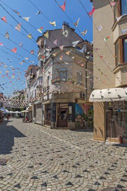 Kapana, Plovdiv, Bulgaristan - 5 Temmuz 2018: Sokak ve evler bölgesinde Kapana, Şehir Plovdiv, Bulgaristan 